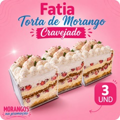 Três fatias de torta de morango cravejado